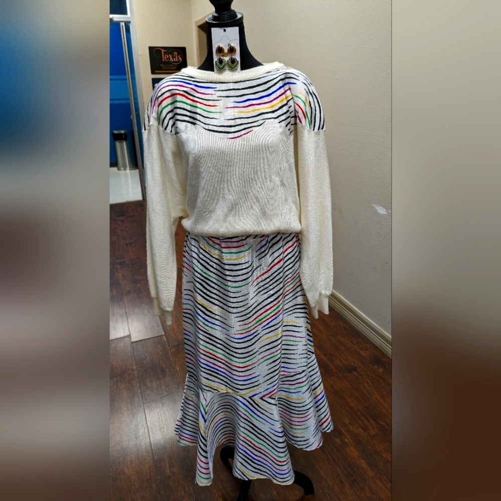 Vintage 2piece skirt set by Piat Ltd . Size XL